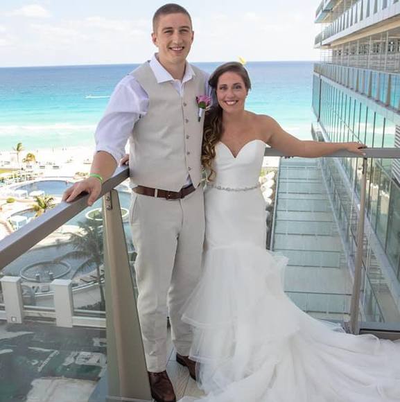 Meet your Posher, Lauren - Picture 1 of 1